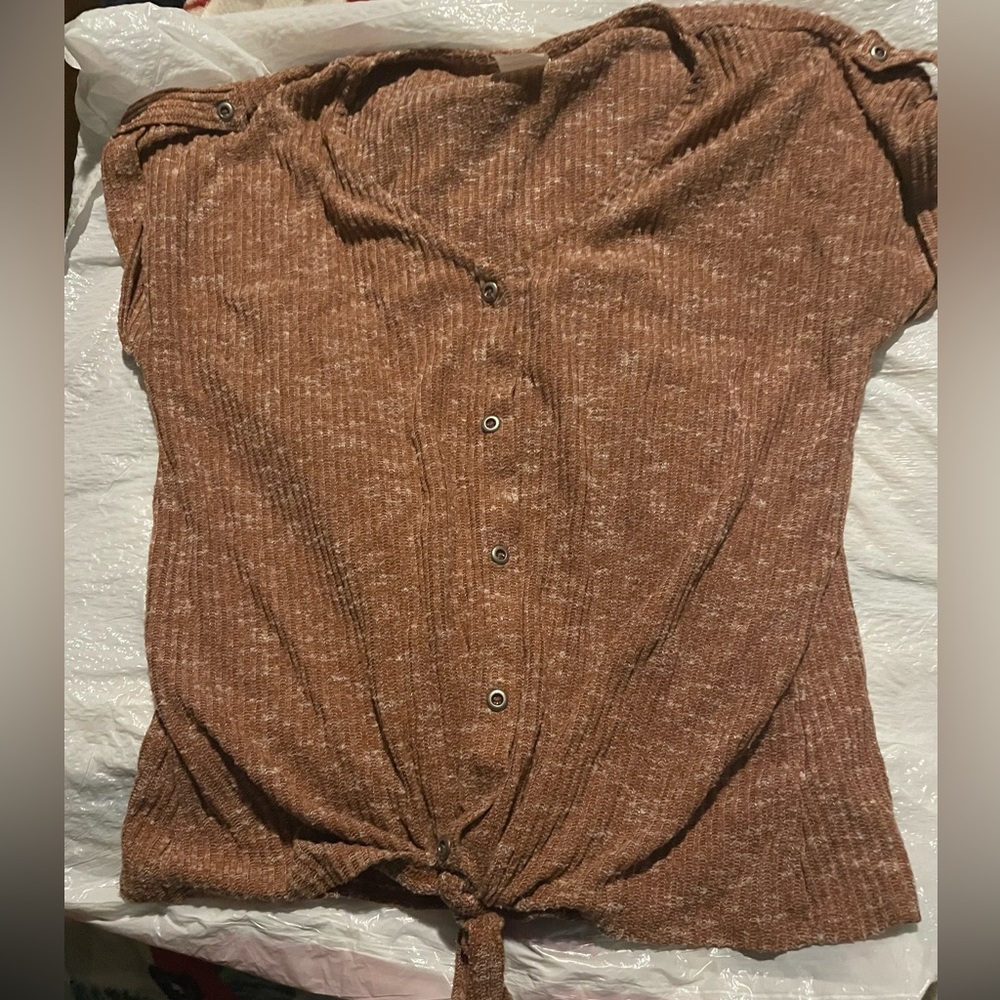 Button detail top